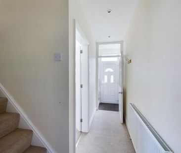 3 bedroom private hall to rent - Photo 6