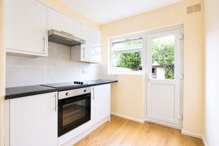 Studio to rent - Photo 5