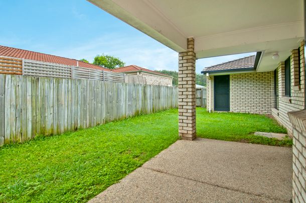 15 Mountain View Crescent,MOUNT WARREN PARK - Photo 1