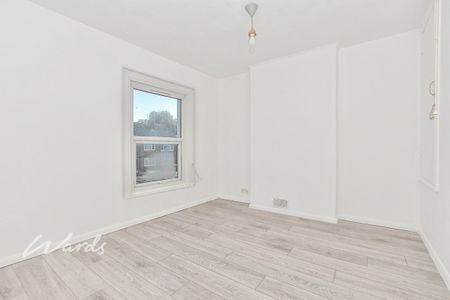 3 bedroom end of terrace house to rent - Photo 3