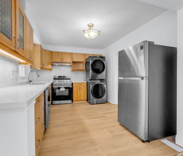 For Lease - 586 Pinegrove Road Unit# MAIN, Oakville, Ontario - Photo 2