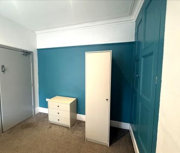 1 bedroom in a house share to rent - Photo 6