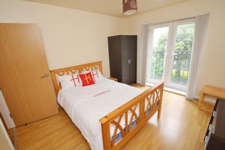 2 bedroom flat to rent - Photo 4