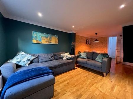 2 bedroom terraced house to rent - Photo 2