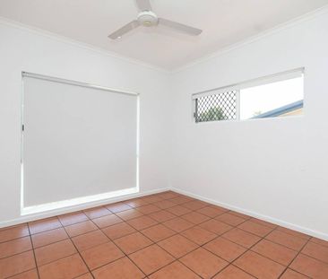 Stylishly Renovated 3-Bedroom Sanctuary - Fully Tiled - Photo 4