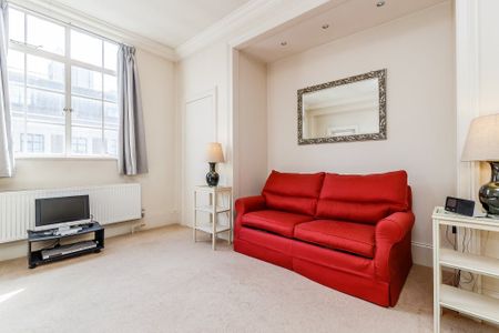 Studio Flat, Hallam Street, W1W - Photo 4