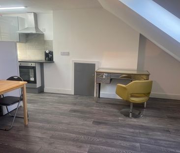 1 Bed Flat, Clarendon Road, CR0 - Photo 1