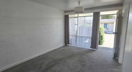 Cozy 1 Bedroom Flat in a quiet area - Photo 2