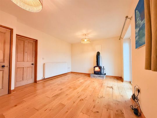 3 bedroom House To Let - Photo 1