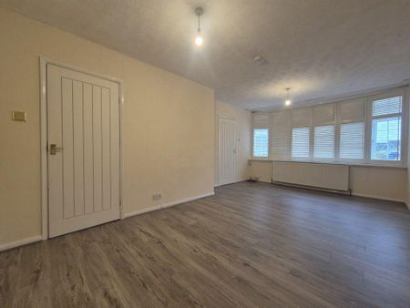 2 bedroom bungalow to rent - Photo 2