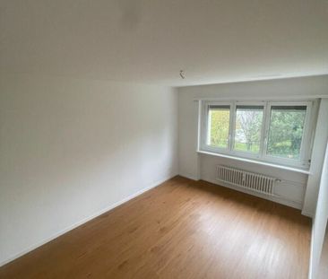 Teilsanierte 4.5 Zimmer-Wohnung an ruhiger Lage - Photo 3