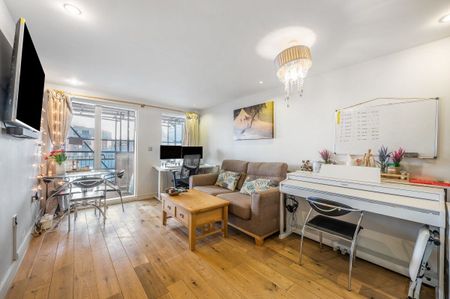 Seren Park Gardens, London, SE3 - Photo 2