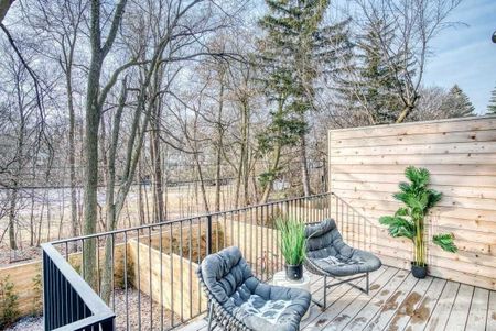 For Lease - 143 Chaplin Crescent, Toronto, Ontario - Photo 2