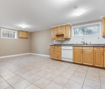 For Lease - 236 Woodale (Lower Lev) Avenue, Oakville, Ontario - Photo 2