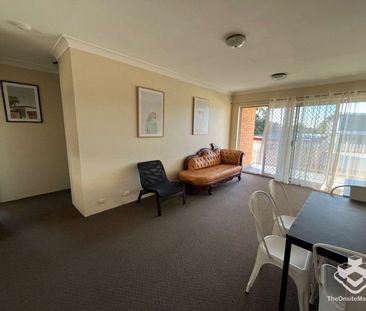 Fully Furnished 2 Bedroom Unit - Photo 2