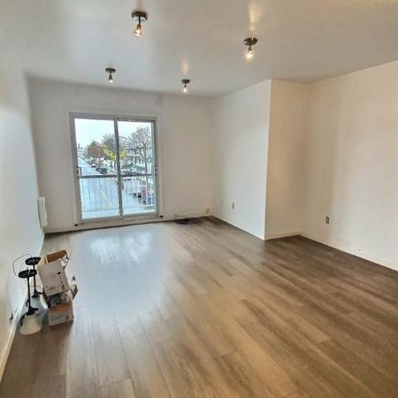 Saint Léonard- 4 1/2 avec stationnement-visite libre 23 novembre 2025 de 14:00-16:00 - Photo 3