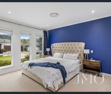 LOW MAINTENANCE & STYLISH 4 BEDROOM HOME - Photo 6