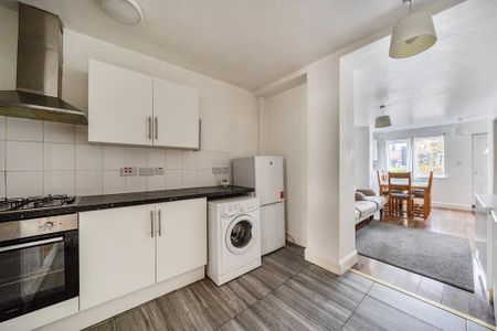 2 bedroom apartment to rent - Photo 5