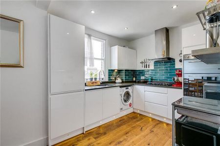 3 bedroom flat to rent - Photo 4