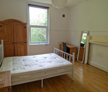 6 bedroom townhouse to rent - Photo 2