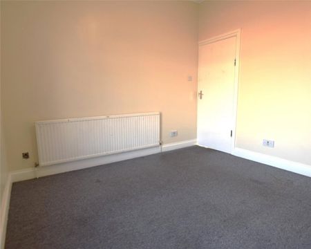 4 bedroom semi-detached house to rent - Photo 3