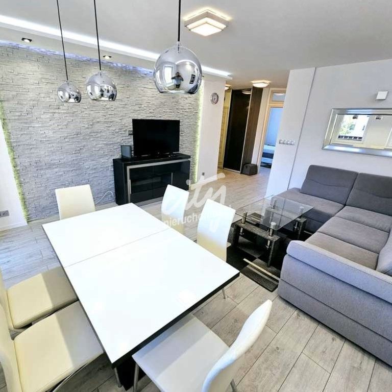 Komfortowe 2 pokoje w centrum Polic - Zdjęcie 1