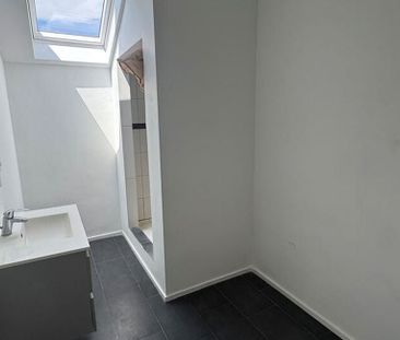 Eengezinswoning te huur in Quiévrain voor € 800 met 4 slaapkamers - Photo 2