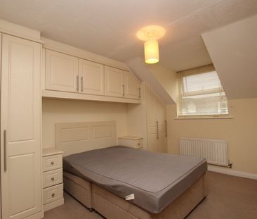 2 Bed Flat, Iliffe Close, RG1 - Photo 3