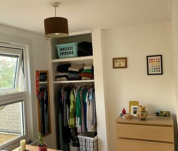 2 Bed Flat, Garratt Lane, SW17 - Photo 1