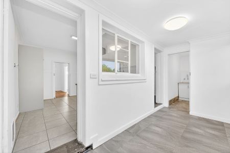 North facing three bedroom home in convenient location - Photo 4