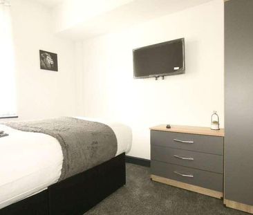 Queen Anne Street, Stoke-on-trent, ST4 - Photo 1