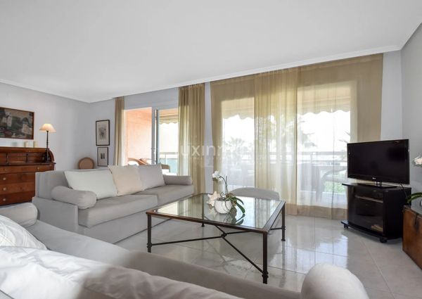 Stunning 4-Bedroom Mediterranean Flat with Sea Views in Marina Botafoc, Ibiza