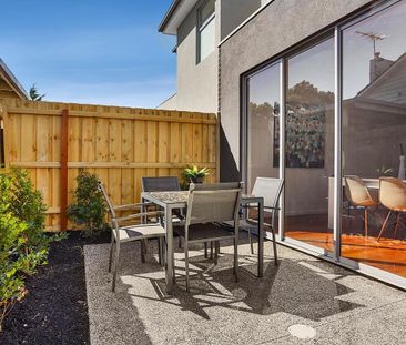 2/3 Edmund Street, Maidstone VIC 3012 - Photo 6