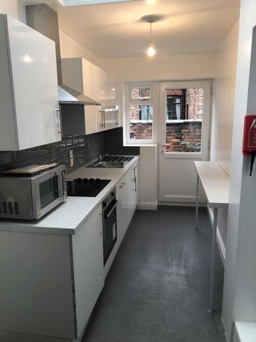 5 bedroom semi-detached house to rent - Photo 5