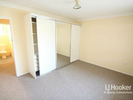3 BEDROOM FAMILY HOME IN PRIME LOCATION - Photo 2