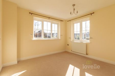4 bedroom detached house to rent - Photo 3