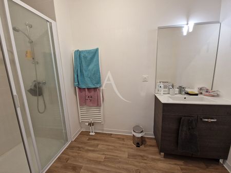 Location Appartement 4 pièces 82m² - Photo 2