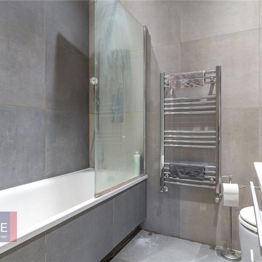 Kenham House, - Photo 1