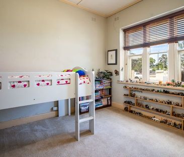 Cozy Home In A Great Location! - Photo 4