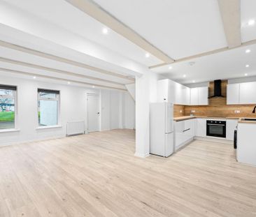 4 bedroom terraced house to rent - Photo 2