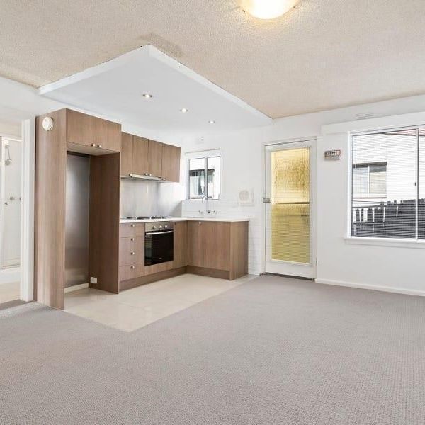 Spacious two bedroom apartment in the best location - Photo 1