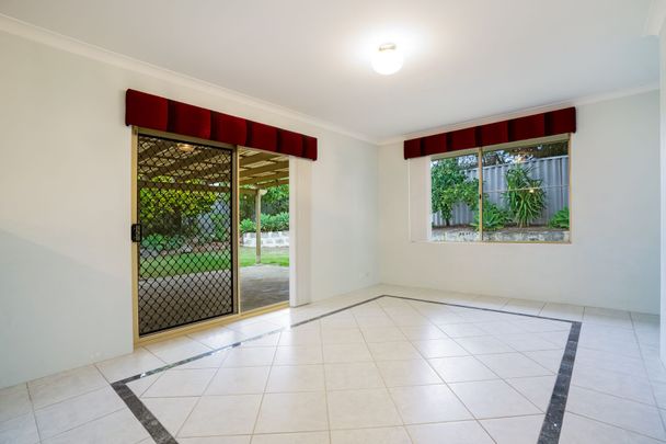 LARGE FAMILY HOME IN LEEMING HIGH SCHOOL ZONE! - Photo 1