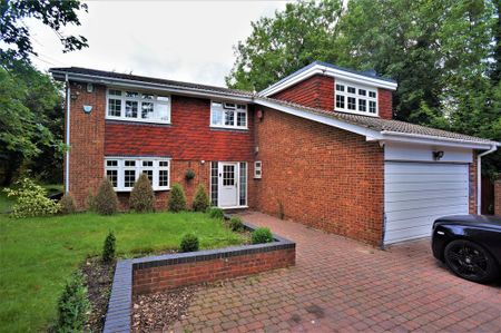 4 bedroom detached house to rent - Photo 2