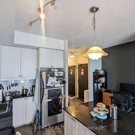 Confederation/Prince of Wales-Luxurious Bright 1Bdrm+Den 1Bath 1Parkin - Photo 4