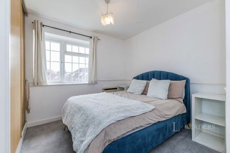 1 bedroom apartment to rent Drummond Gardens, Christ Church Mount, Epsom, Surrey, KT19 - Photo 4