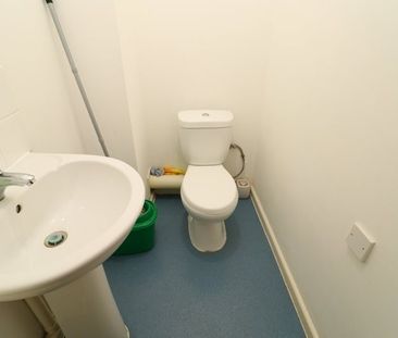 Room in a Shared Flat, Millharbour, E14 - Photo 6