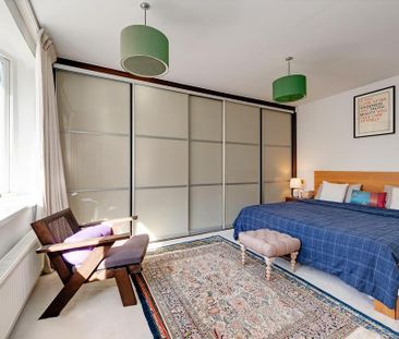 3 bedroom mews to rent - Photo 5