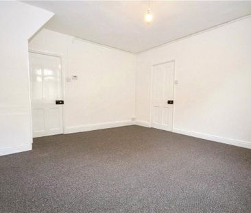 2 bedroom end of terrace house to rent - Photo 3