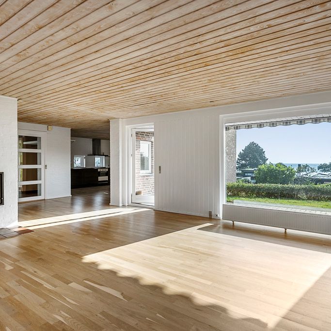 Unikt rækkehus på Strandvejen med panoramaudsigt over Øresund - Foto 1