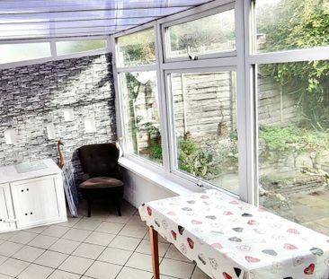 4 Bed Semi-Detached House, Galpins Road, CR7 - Photo 2